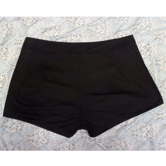 Bluenotes Black shorts - Picture 2 of 4